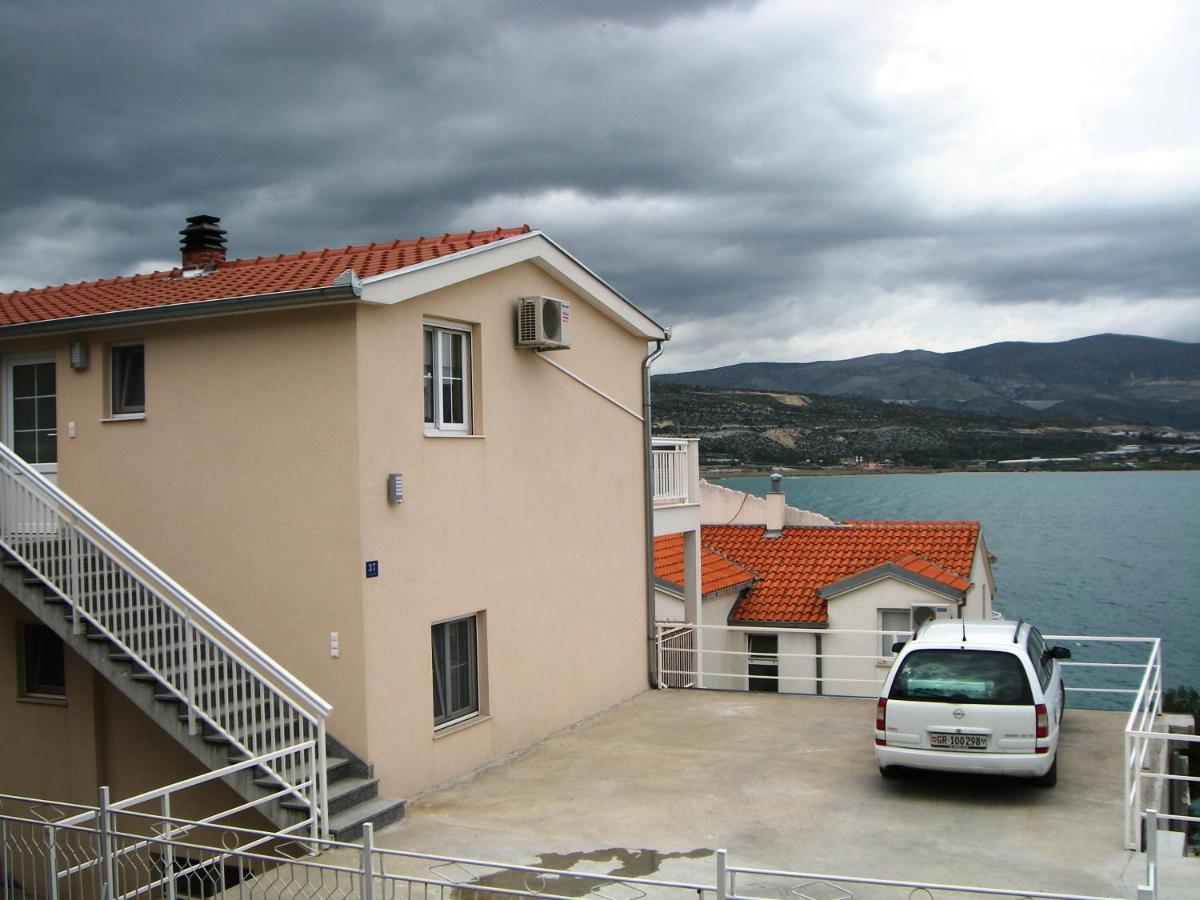 Apartments Nena - Trogir Eksteriør bilde