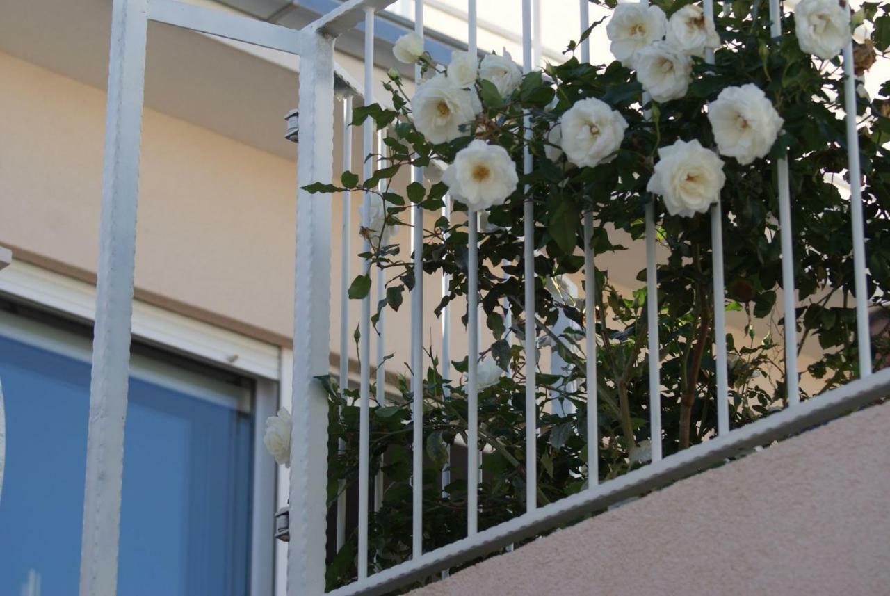 Apartments Nena - Trogir Eksteriør bilde