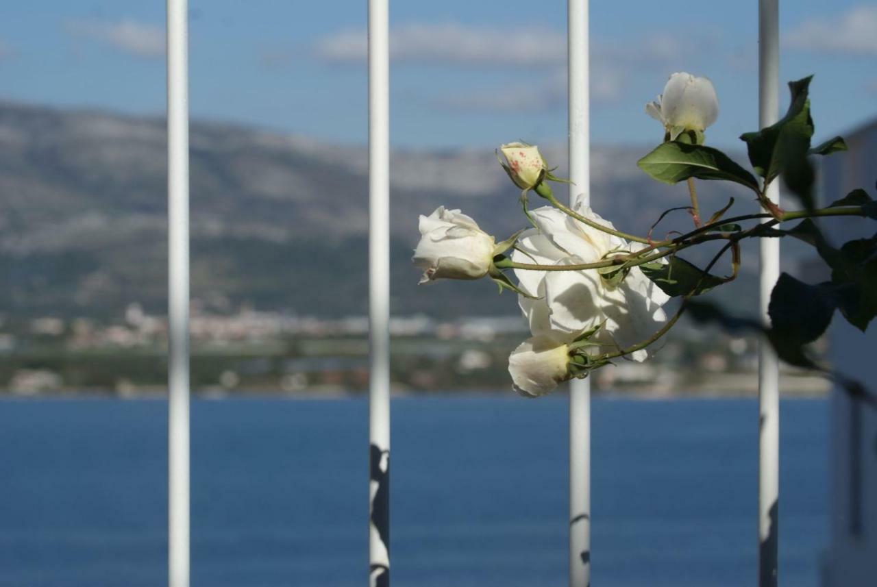 Apartments Nena - Trogir Eksteriør bilde
