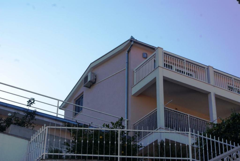 Apartments Nena - Trogir Eksteriør bilde