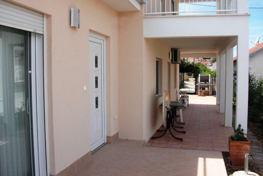 Apartments Nena - Trogir Eksteriør bilde